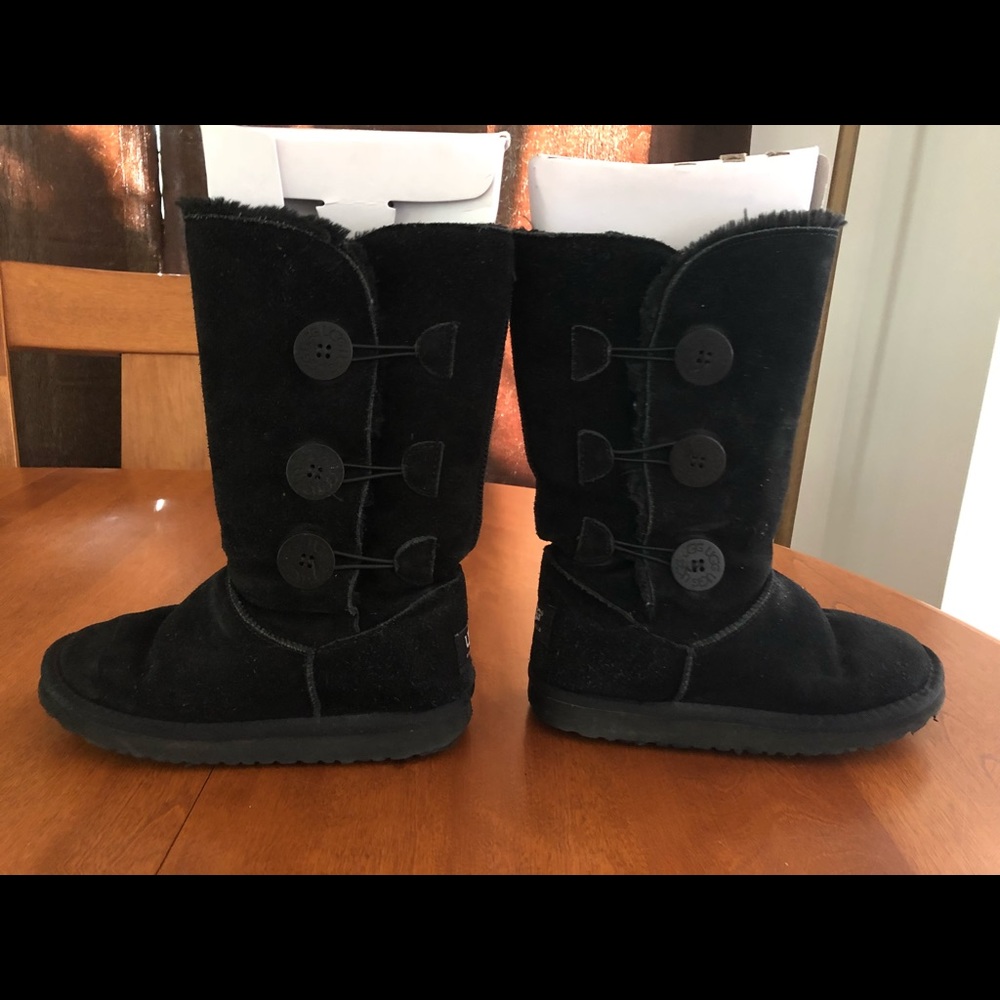 UGG Boot Black w/Button Detail